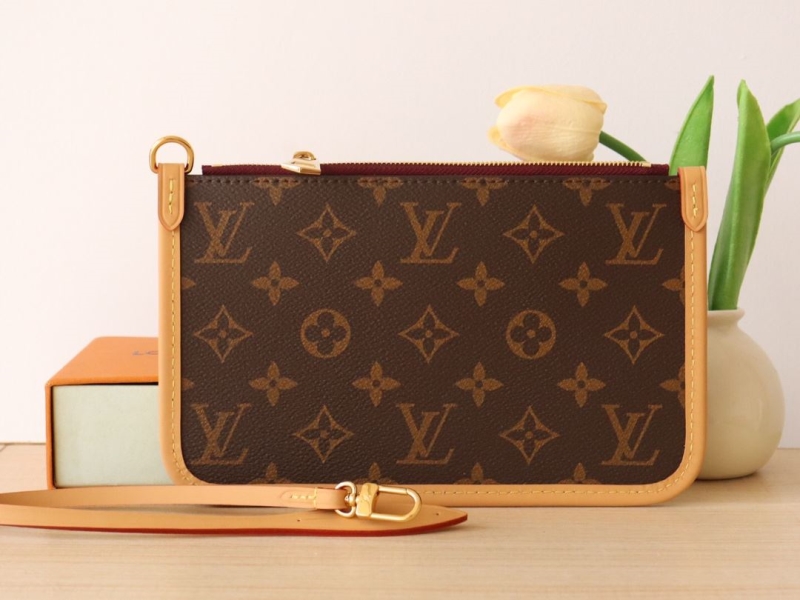 LV Clutch Bags